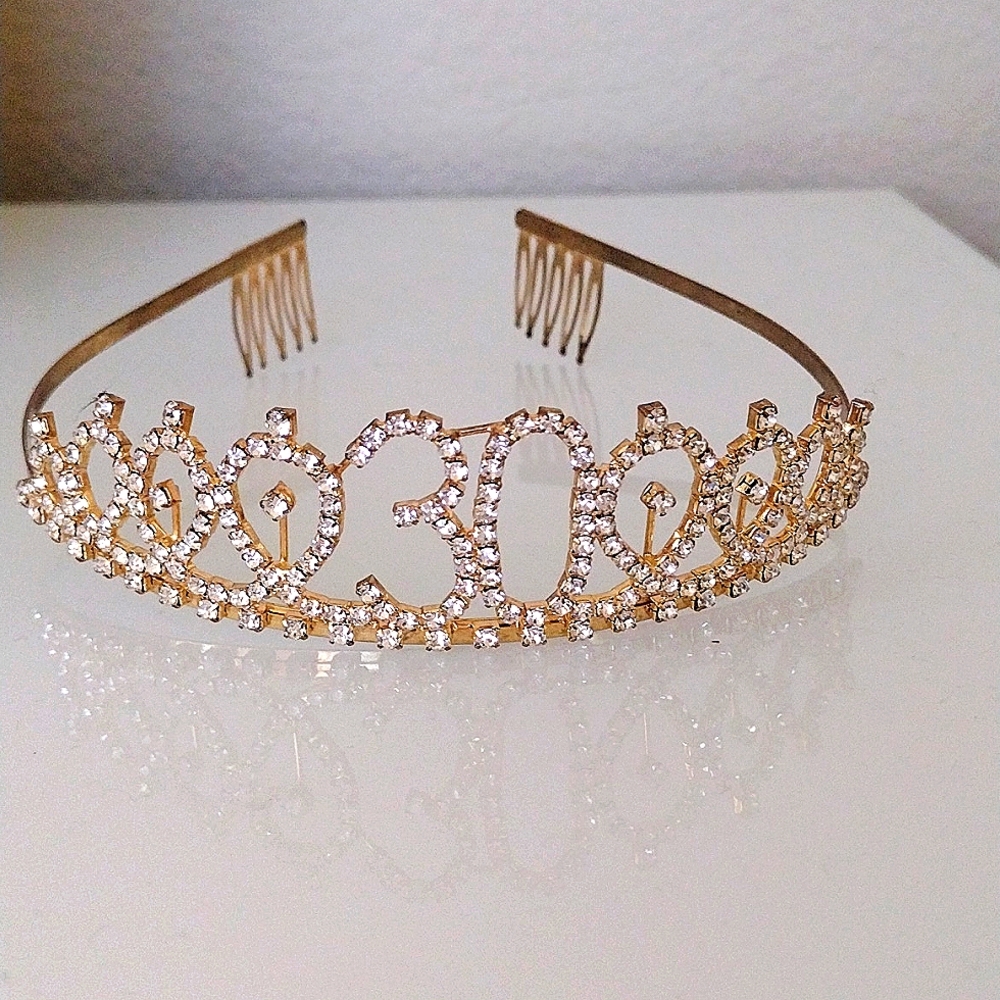 Crown with 30 in the middle